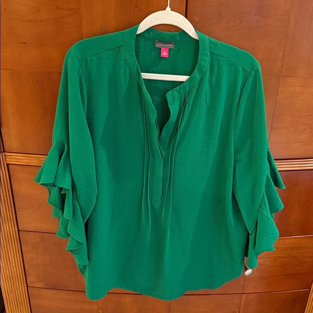 Vince Camuto Vibrant Green Blouse with Ruffle Sleeves size xl